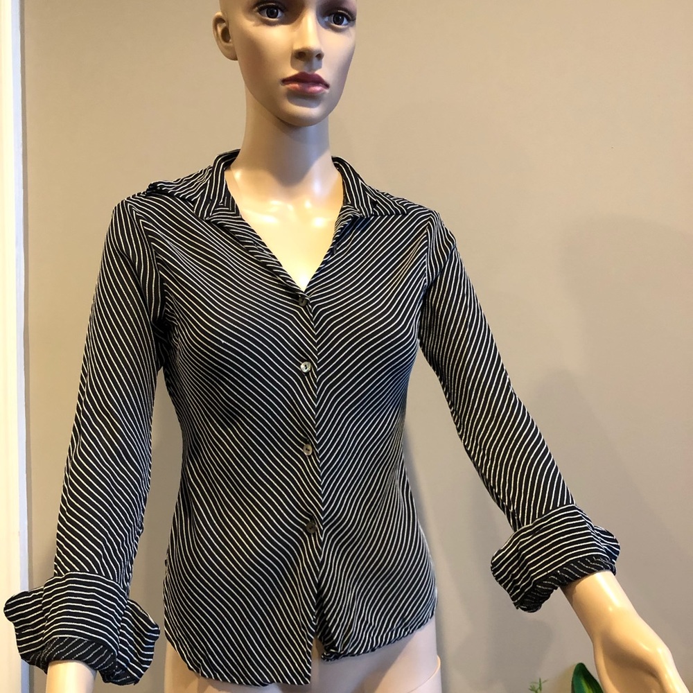 Super good looks . Small to medium.